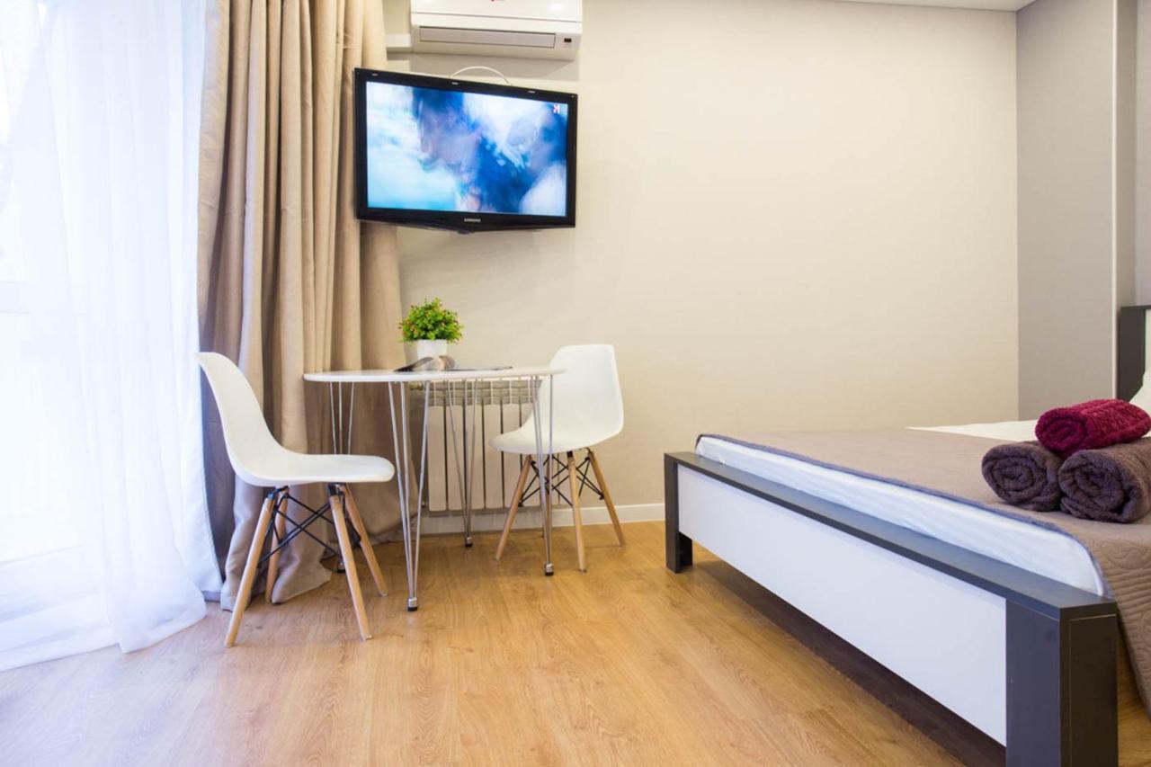 Studio Near Metro Yaroslava Mudroho, Universytet - Mykoly Khvylovoho Str 5-3 Harkiv Dış mekan fotoğraf